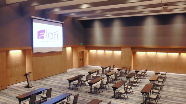 The spacious and high ceiling ballroom for MICE function at Aloft South Jakarta.