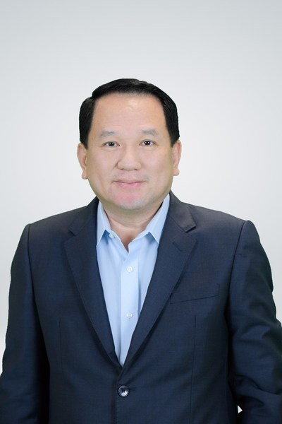 Mr. Prasert Taewdulyasathit, Chief Executive Officer Real Estate Business Division, Ananda Development Public Company Limited